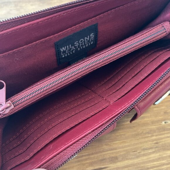 Wilson's Leather Pelle Studio Red Wristlet Wallet Credit Card Holiday Christmas - Picture 14 of 16